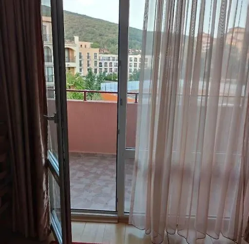 Апартамент привилидж первая линия Свети Влас